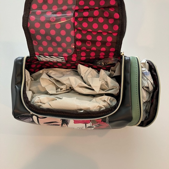 Nicole Lee USA Nikky contrast makeup - Picture 4 of 4